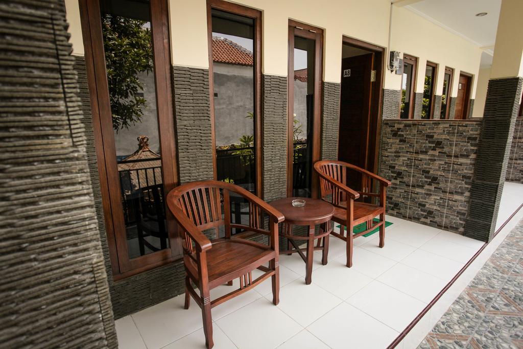 Jenny Bunker Homestay Кута Екстериор снимка